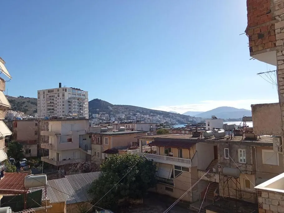 Sunny Apartment 2 Saranda